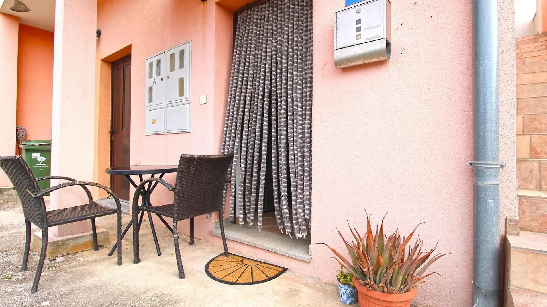 Apartments Sandra 1335 Pola